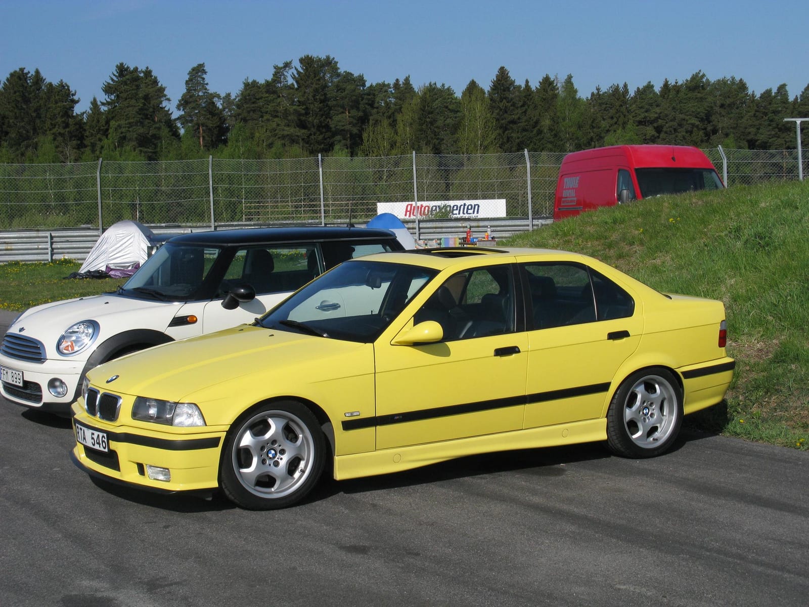 BMW M3 E36 sedan, front three-quarter view