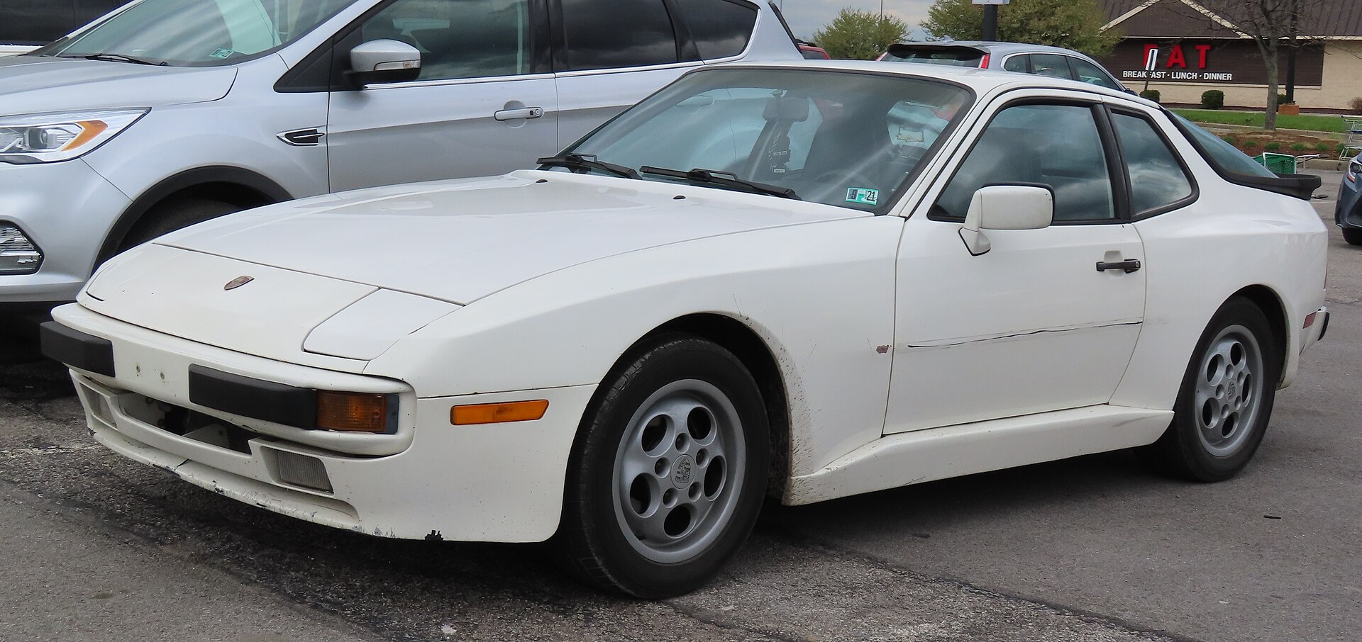 Porsche 944 coupe, front three-quarter view