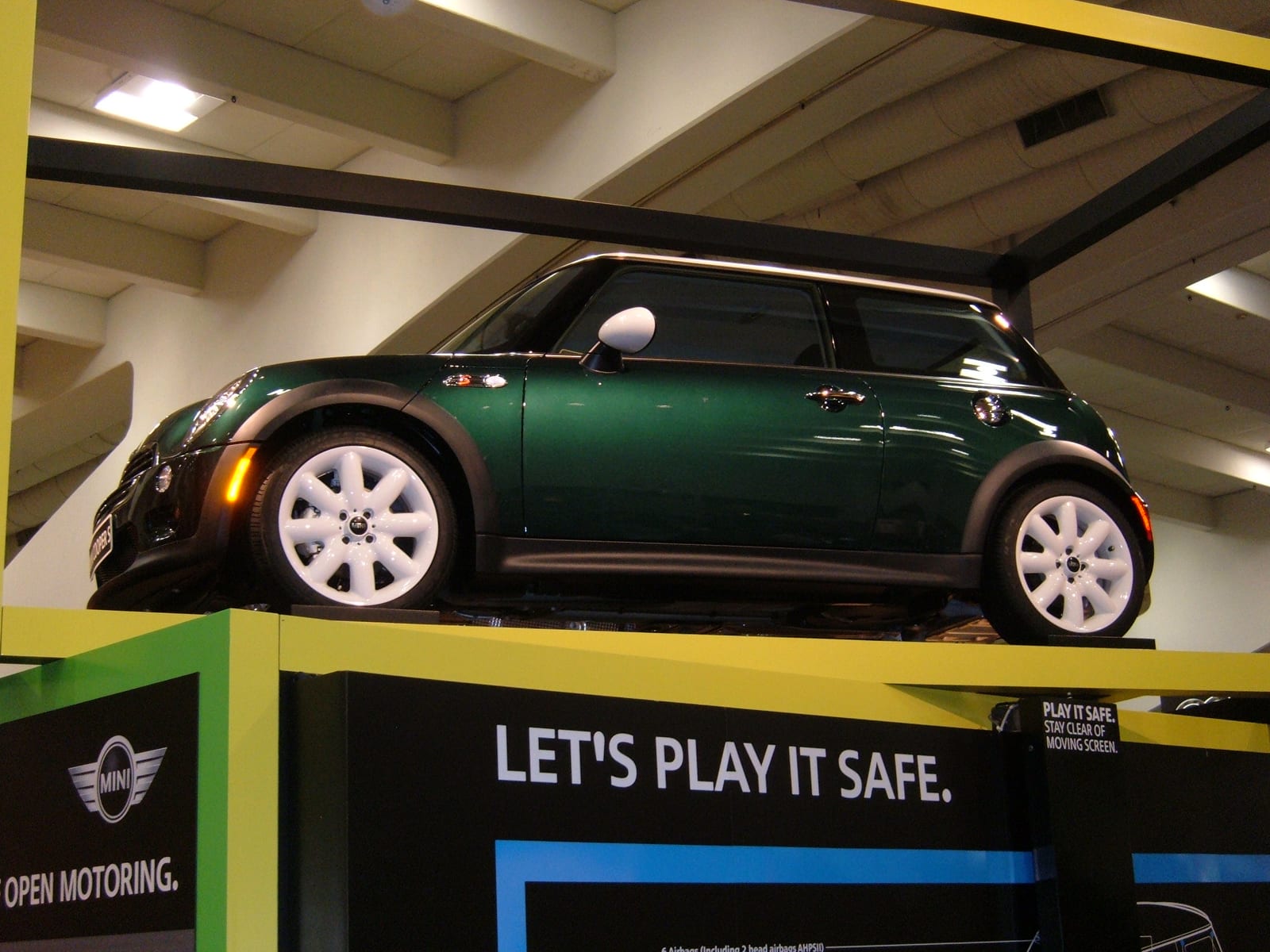 2005 Mini Cooper hardtop, side view